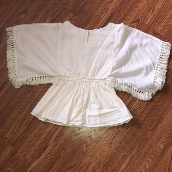 BRAND NEW GIRLS SHIRT SIZE 4-5. NEW WITHOUT TAGS ON IT. SMOKE FREE HOME. - Picture 4 of 4